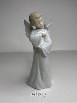 NAO by Daisa (Lladro) Guardian Angel With Bird On Shoulder Figurine 2007 New