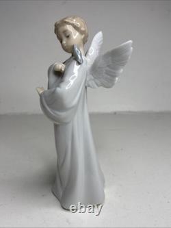NAO by Daisa (Lladro) Guardian Angel With Bird On Shoulder Figurine 2007 New
