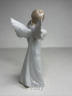 NAO by Daisa (Lladro) Guardian Angel With Bird On Shoulder Figurine 2007 New