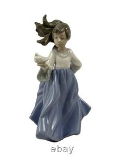 NAO by LLADRO Girl with Dove Porcelain Figurine #1088 Bird Lover Spain 1988