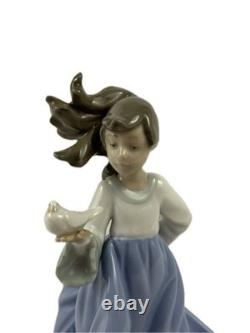 NAO by LLADRO Girl with Dove Porcelain Figurine #1088 Bird Lover Spain 1988