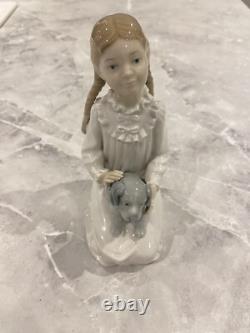 NAO by LLADRO KNEELING GIRL RARE figure