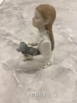 NAO by LLADRO KNEELING GIRL RARE figure