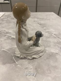 NAO by LLADRO KNEELING GIRL RARE figure