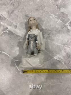 NAO by LLADRO KNEELING GIRL RARE figure