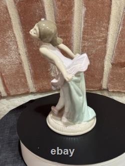 NAO by LLADRÓ My Recital #1151 Young Girl Ballerina Figurine RETIRED