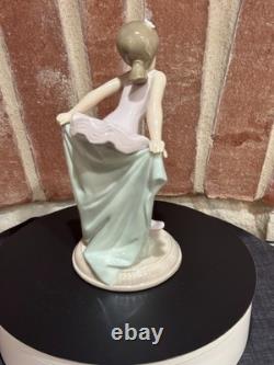 NAO by LLADRÓ My Recital #1151 Young Girl Ballerina Figurine RETIRED
