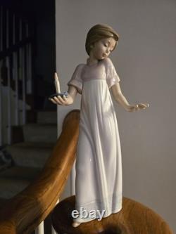 NAO by LLADRO figurine Young Girl