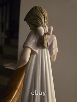 NAO by LLADRO figurine Young Girl