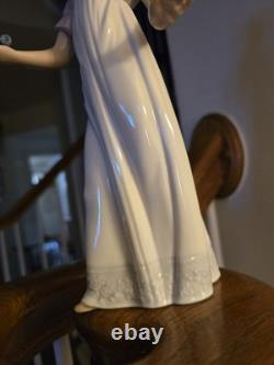 NAO by LLADRO figurine Young Girl