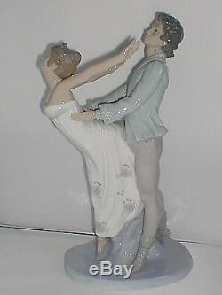 NAO by LlADRO Figurine, WONDERFUL BALLET DANCERS, Stunning, Very Rare