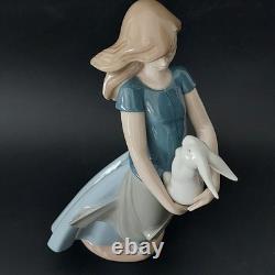 NAO by Lladro #762 Girl with Bunny Figurine 11 Hand Made in Spain with Box