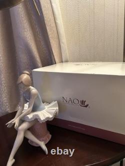 NAO by Lladro Ballerina Seated Porcelain Figurine 1992 Ballet Dancer Boxed