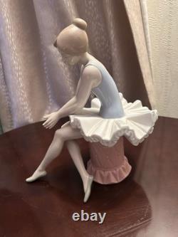 NAO by Lladro Ballerina Seated Porcelain Figurine 1992 Ballet Dancer Boxed
