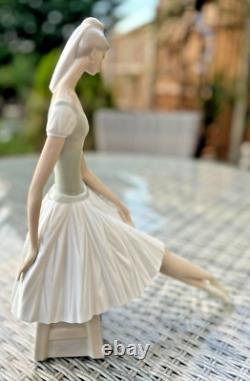 NAO by Lladro Ballerina Vintage Porcelain Large Figurine (Retired)