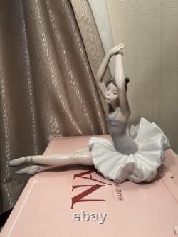 NAO by Lladro Ballet Exercise 1208 Seated Ballerina Porcelain Figurine Boxed