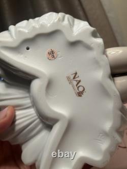 NAO by Lladro Ballet Exercise 1208 Seated Ballerina Porcelain Figurine Boxed