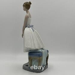 NAO by Lladro Daisa 1983 Ballerina Standing in front of Stool chair Rare READ