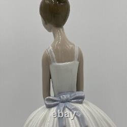 NAO by Lladro Daisa 1983 Ballerina Standing in front of Stool chair Rare READ