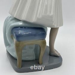 NAO by Lladro Daisa 1983 Ballerina Standing in front of Stool chair Rare READ