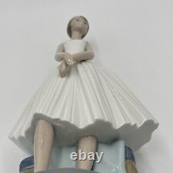 NAO by Lladro Daisa 1983 Ballerina Standing in front of Stool chair Rare READ