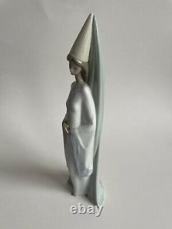 NAO by Lladro Fairy medieval princess Ceramic Porcelain Figure