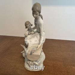 NAO by Lladro Figurine 2 Young Girls on Bench Feeding Birds 1970s