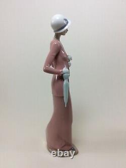 NAO by Lladro Figurine Autumn Stroll 1232 Lady Pink Dress Umbrella Cat 20er years
