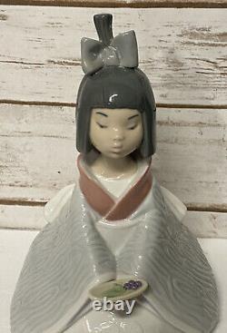 NAO by Lladro Flowers of the Orient Figure #1270