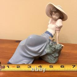 NAO by Lladro Girl Listening to the Bird's Songs #1042 Figurine Vtg 1987 Retired