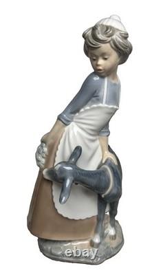 NAO by Lladro Girl With Goat Large 11.5 Porcelain Figurine Spain DAISA