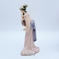 NAO by Lladro Japanese Girl with Fan Porcelain Figurine Geisha Spain 02000049