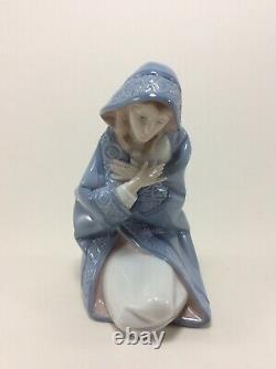 NAO by Lladro Nativity Figurine Mary Porcelain Figurine Virgin Mary 5477 Daisa 1987