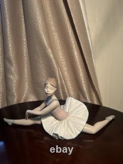 NAO by Lladro Posed Ballerina 02001209 Porcelain Figurine Original Box Spain