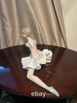 NAO by Lladro Posed Ballerina 02001209 Porcelain Figurine Original Box Spain