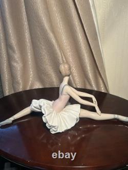 NAO by Lladro Posed Ballerina 02001209 Porcelain Figurine Original Box Spain