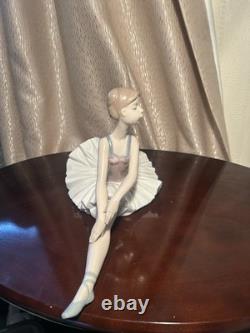 NAO by Lladro Posed Ballerina 02001209 Porcelain Figurine Original Box Spain