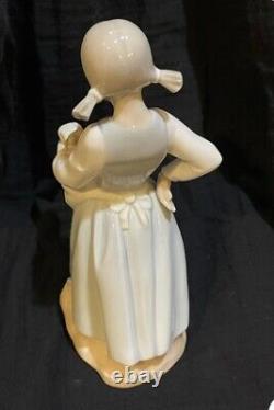 NAO by Lladro Retired Vintage 9 Inch Girl With Pigtails And Kittens In Apron