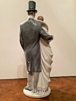 NAO by Lladro'Society Couple' Elegant Couple Porcelain Figurine -Large& Nice