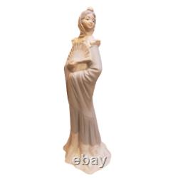 NAO by Lladro The Sophisticate 12 figurine- Spanish Lady with Fan Retired