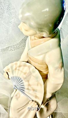 NAO by Lladro Very Rare Vintage Porcelain Geisha Girl With Fan witho box