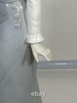 NAO by Lladro Woman Figurine Grey Dress Scarf Porcelain Lady. 10.5 tall. Vintag