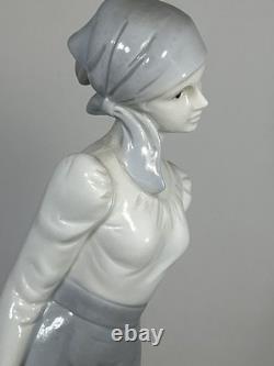 NAO by Lladro Woman Figurine Grey Dress Scarf Porcelain Lady. 10.5 tall. Vintag