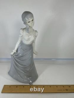 NAO by Lladro Woman Figurine Grey Dress Scarf Porcelain Lady. 10.5 tall. Vintag