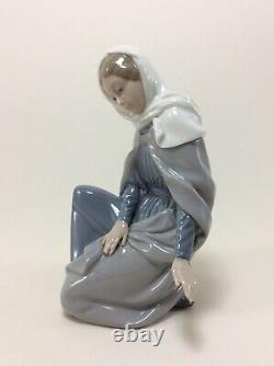 NAO by Lladro nativity Mary figurine 307 Virgin Mary Daisa 1981
