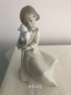 NAO lovely china figure/ lady & her cat looking into a mirror/