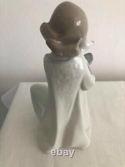 NAO lovely china figure/ lady & her cat looking into a mirror/