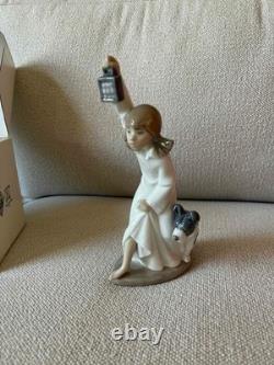 Nao 01111 Girl in Nightgown w lantern & dog figurine, mint condition, orig. Box