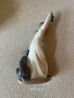 Nao 01111 Girl in Nightgown w lantern & dog figurine, mint condition, orig. Box