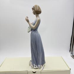 Nao By LLADRO My Little Bouquet Girl Holding Flowers 12.5 Porcelain Figurine